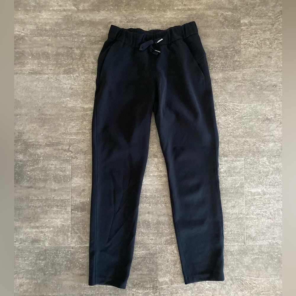 Lululemon On The Fly 7/8 - Size 2 Woven